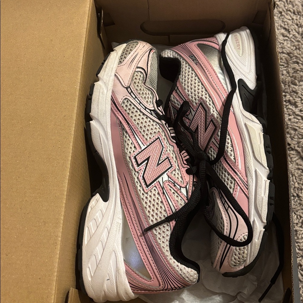 New Balance 740